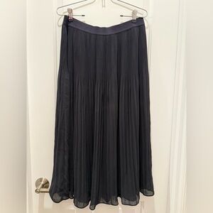 H&M Black Pleated Skirt